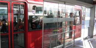 Foto de un bus de TransMilenio