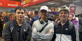 Foto Tomás, Juan Diego y Samuel, tres amigos que encontraron trabajo en 'Megaferia'.