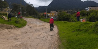 Foto de funcionarios del Distrito en obras