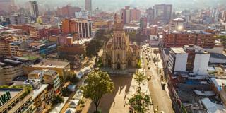 Foto aérea de la Plaza de Lourdes en el norte de Bogotá.