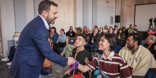 Foto el alcalde Carlos Fernando Galán durante la posesión del nuevo Consejo Consultivo LGBTI de Bogotá.