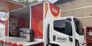 Foto de la Unidad Móvil de Atención de la Agencia Distrital de Empleo de Bogotá.