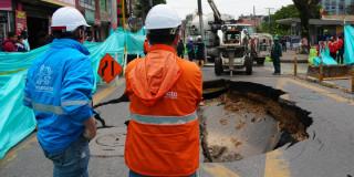 Foto que muestra trabajadores del Acueducto de Bogotá 