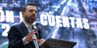 Imagen del alcalde Carlos Fernando Galán hablando en la rendición de cuentas