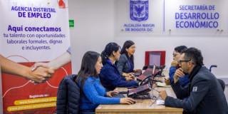 Bogotá acompaña funcionarios carrera provisional que salen Distrito 6