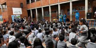 Estudiantes recibiendo capacitación ambiental por el Día del Agua.