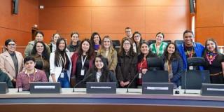 Mujeres durante sesioes del Concejo