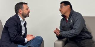 Alcalde Carlos Fernando Galán junto con el ciudadano Luis Fernando