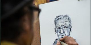 Foto que muestra una persona dibujando.