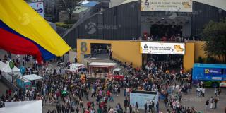 Personas en Corferias en el marco de la Filbo 