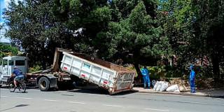Foto que muestra un ecopunto ubicado en la ciudad