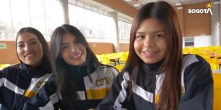 Tres niñas estudiantes de Bogotá
