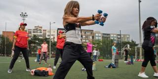 Marisol Piedrahita durante una clase de aeróbicos en el parque La Luisita, en Quinta Paredes.