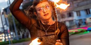 Mujer durante evento organizado por la SDMujer