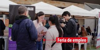 Foto de una feria de empleo