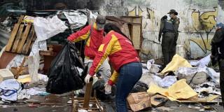 Foto del operativo de recuperación de espacio público en Los Mártires, centro de Bogotá.
