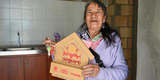 Foto de una mujer sonriendo