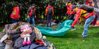 Foto de funcionarios del Distrito en operativo de limpieza