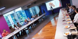 Foto del encuentro con empresarios de Fontibón, al occidente de Bogotá.