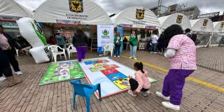 SuperCADE Móvil llega a Los Mártires con servicios para la niñez