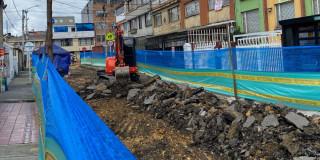 Maquinaria y obra en vía