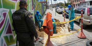 Foto que muestra trabajadores del Acueducto de Bogotá 