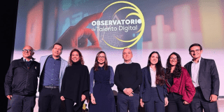 Foto grupal de líderes desarrolladores del observatorio