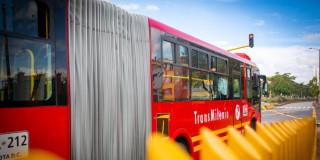 Foto de un bus de TransMilenio