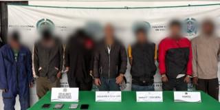 Siete personas capturadas por intentar hurtar un comercio.