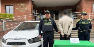Hombre capturado y carro recuperado en Rafael Uribe Uribe.