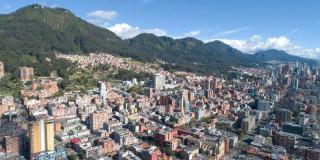 Foto panorámica de Bogotá con vista a Cerros Orientales