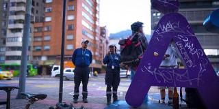 Gestores del Orden acompañando a ciudadanos en jornada de limpieza del Parque de los Hippies.