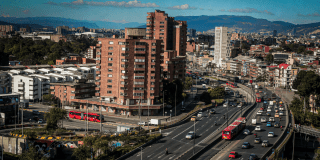 Imagen panorámica de Bogotá por la NQS con Avenida el Dorado