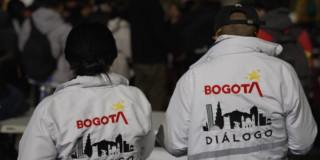 Gestores de diálogo durante movilización en Bogotá.