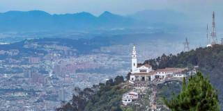 Vista panorámica de Bogotá y Monserrate