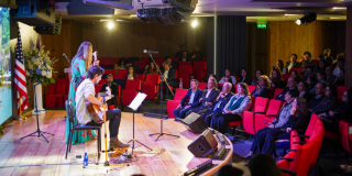 Imagen del escenario durante la noche de inaurguración de este nuevo teatro en Bogotá.