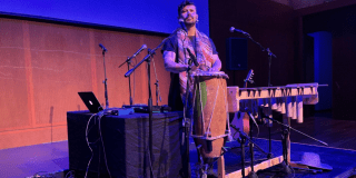 Imagen de la agrupaci{on en tarima.