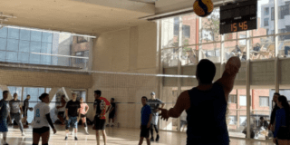 Imagen de un grupo de jóvenes disfrutando de este espacio en el CEFE Chapinero.