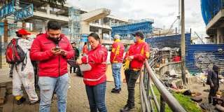 Foto de funcionarios del Distrito en operativo de limpieza