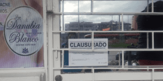 Foto del establecimiento cerrado en el sector de Los Héroes en Bogotá.