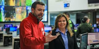 Foto de la visita al C4 por parte del alcalde Carlos Fernando Galán y la fiscal Ganenal Luz Adriana Camargo.