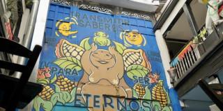 Foto de un mural de la casa donde funciona LaK-Zona, en el centro de Bogotá.