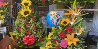 Foto de flores en uno de los Puntos Comerciales del IPES en Bogotá.