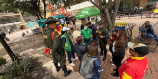 Foto de funcionarios del Distito en un operativo de control 