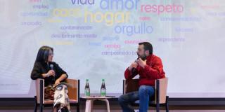Foto del alcalde Carlos Fernando Galán en la presentación de la Encuesta Bienal de Culturas.
