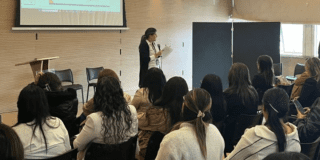 Imagen de una conferencia
