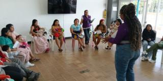 Foto de mujeres Emberá durante el espacio de participación en San Cristóbal, suroriente de Bogotá. 
