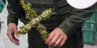 decomiso de cruces artesanales en celebración del Día de la Santa Cruz en Bogotá