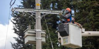 Foto de un trabajador de Enel Colombia.
