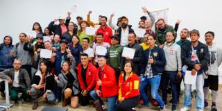 Participantes con diploma del Primer Encuentro Distrital de Instancias Cannábicas de Bogotá.